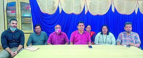 Goa: Kundan Falari and Kabir Shirgaonkar giving information in the press conference. Along with Nilesh Tople, Vijaykumar Natekar, Deepa Pal, Deepa Shenvi Shirgaonkar and Riaz Beg.