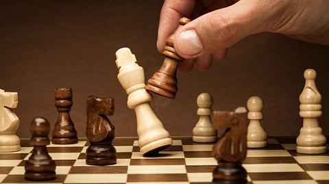 बुद्धिबळ संघटनेस दणका