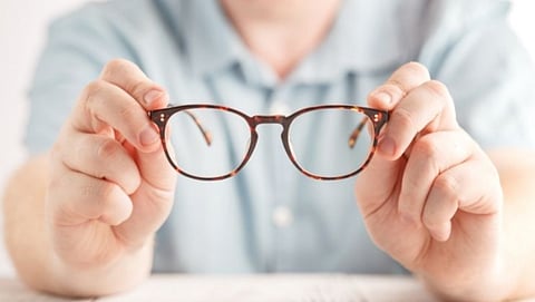 Eye Care: दृष्टी वाढवण्यासाठी करा 'या' 3 ज्यूसचे सेवन