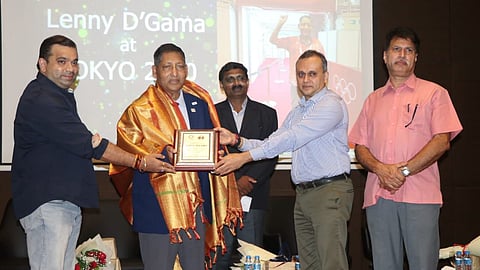 Goa Sports: Srinivas Dhempe honors boxing technical officer Lenny D`gama. Along with MLA Rohan Khaunte, Vasant Prabhudesai, Hemant Nagvekar.