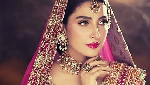 Pakistani actress Ayeza Khan danced fiercely on Sridevi's superhit song