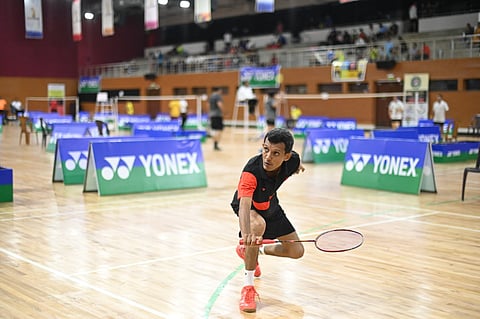 अखिल भारतीय मास्टर्स मानांकन बॅडमिंटन (Master Badminton) स्पर्धेच्या 45+ वयोगटात खेळताना गोव्याचा संदीप कांजी (Goa)