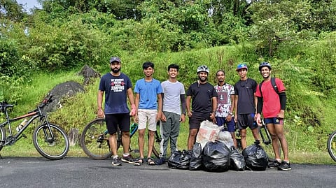 पेडल प्राईड गोवा सायकलींग क्लबच्या सदस्यांची स्वच्छता मोहीम