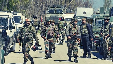 Jammu-Kashmir: Terrorists killed one Policeman & one migrant labor in Kulgam & Katihar