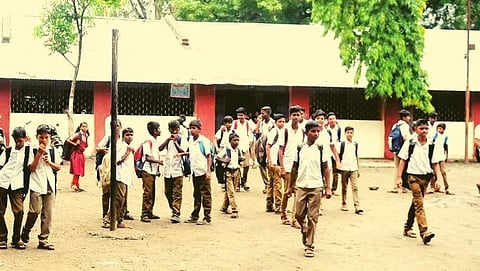 विद्यार्थ्यांना दोन गणवेश मिळणार.