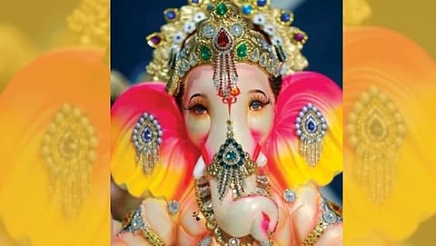 रत्नखचित फरा तुज गौरी कुमरा
