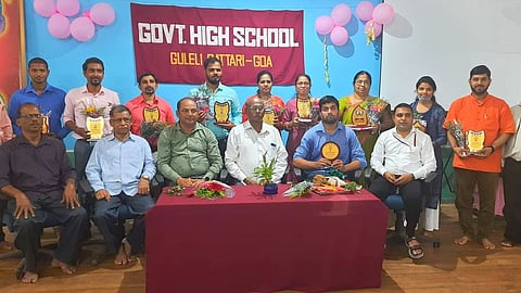 सरकारी माध्यमिक विद्यालय गुळेली येथे कोवीड वॉरियर्सचा सत्कार प्रसंगी गोविंदराय प्रभू , सत्कार मूर्ती व मान्यवर (Covide 19)
