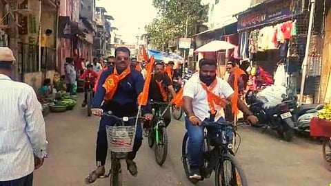 शिवसेनेने दरवाढी बाबत सायकल रॅली