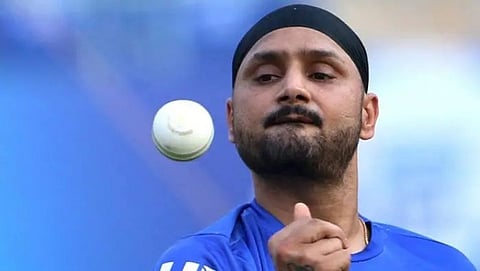 Harbhajan Singh slams Pakistani reporter saying uneducated