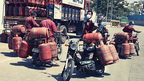 LPG price, bank rules, Railway time table will change from 1st November