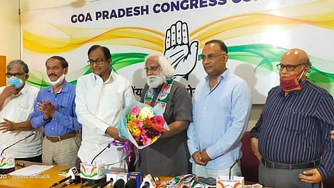 Famous Konkani writer 'Dilip Borkar' enters in Congress