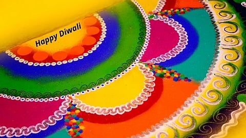 जेव्हा रांगोळीने घर सजते...