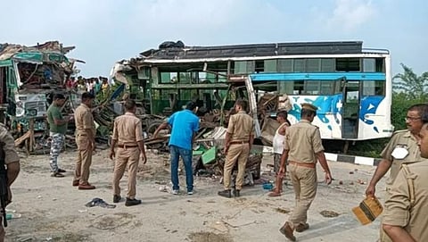 Uttar Pradesh: 9 people dead & 27 injured in Barabanki Accident