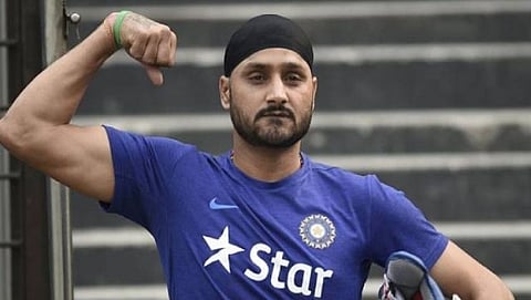 Harbhajan Singh & Mohammad Amir battle on twitter after INDvsPak