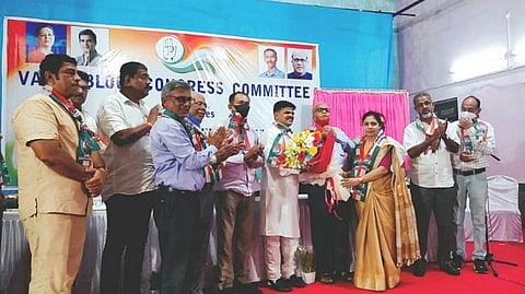 Former Mayor of Margao Nandadeep Raut joins Congress