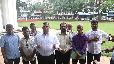 Outraged youth of Bhandari community