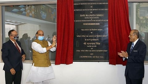 Name of Manohar Parrikar to Institute of Defense Studies
