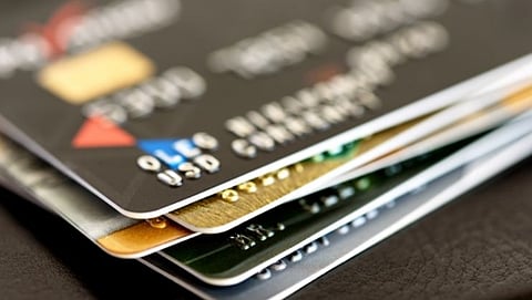 Debit Card वर मिळणार आता 10 लाखापर्यंतचा अपघाती विमा