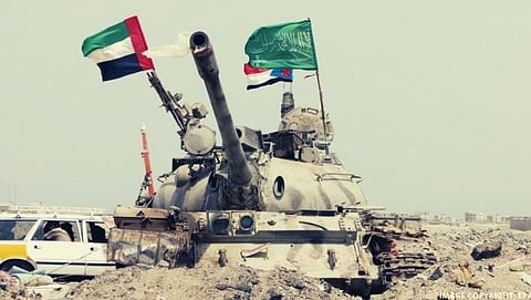 Yemen war: Government forces attack Houthi movement