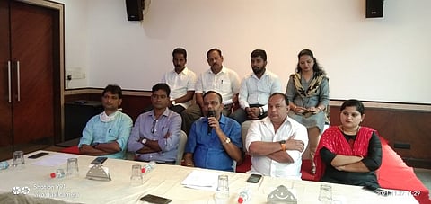 वास्को येथे पत्रकार परिषदेत माहिती देताना आमदार कार्लुस आल्मेदा (Carlos Almeida) सोबत, वास्को भाजप (BJP) मंडळ, नगरसेवक.