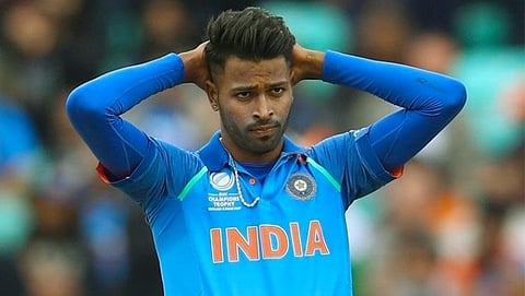 दक्षिण आफ्रिका मालिकेत हार्दिक पंड्याला (Hardik Pandya) भारतीय संघात (Indian team) स्थान देण्यात येणार नाही.
