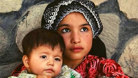 Afghanis selling their daughters because of hunger-debt