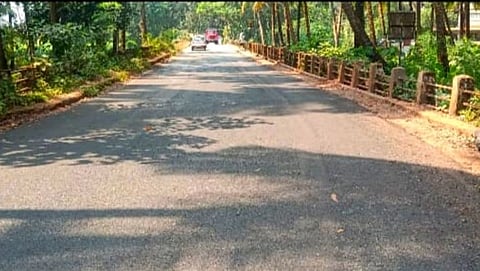 Bicholim रस्त्यांची डागडुजी करण्यात आली असून, बऱ्याच प्रमाणात रस्त्यावरील खड्डयांची समस्या दूर झाली आहे.