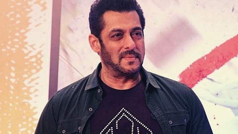 Because of this, Salman Khan does not take entry into the hotel from the main gate