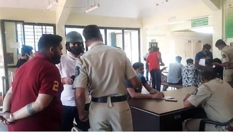 Mobile theft in Sunburn Festival