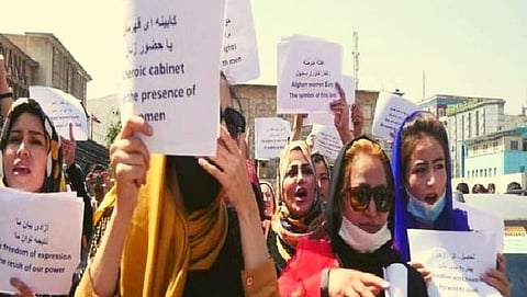 Government employees took to the streets for non-payment of salary in Kabul
