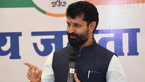 C. T. Ravi