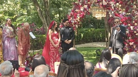 First Pics Of Shibani Dandekar And Farhan Akhtar At Their Wedding