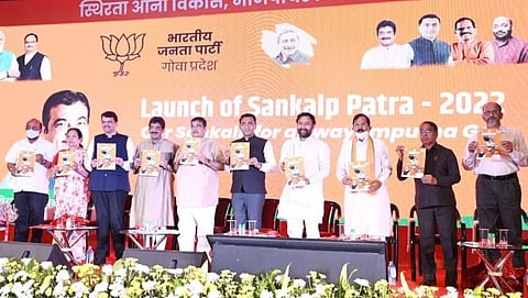 BJP Leaders presenting manifesto