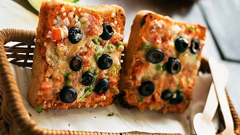 Bread Pizza