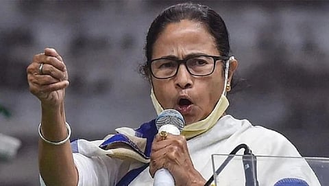 mamata banerjee police not allow bsf to enter 50 km border area
