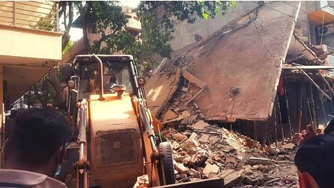 3-storey building collapses in Delhi 5 workers trapped under pile