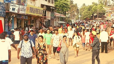 Goa Beaches Full with Tourist