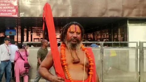 pramhans das threatens to protest after entry denied in tajmahal
