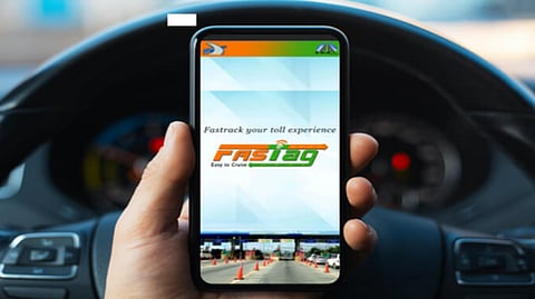 check fastag balance with toll free number and missed call