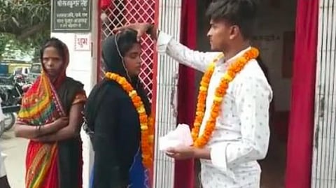 azamgarh wedding in the police station temple girlfriend brought her boyfriend from mumbai viral story