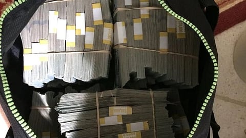 man found 60 crore rupees cash inside storage unit he bought for 40 thousand