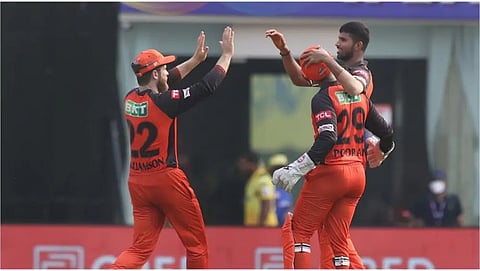 ipl 2022 tom moody confirms washington sundar has injured his bowling hand csk vs srh