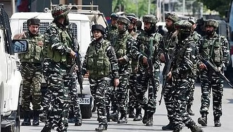 jammu kashmir eid ul fitr stone pelting on security forces jawans outside mosque at anantnag