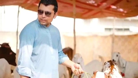 Pakistan Cricket Player Kamran Akmal goat stole