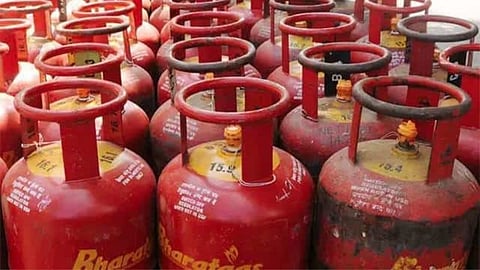 Gas