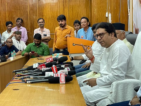 'प्रस्थापितांच्या विरोधात लढावं लागेल', राज ठाकरेंची फडणवीस, गडकरींच्या बालेकिल्ल्यात राजगर्जना