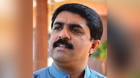 CM Pramod Sawant Visit: ‘स्कूल कॉम्प्लेक्स’ इमारत पहाणी करण्यासाठी न बोलावल्याने सरदेसाईंची टीका