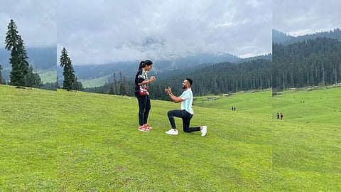 Veda Krishnamurthy has got engaged Arjun Hoysala.