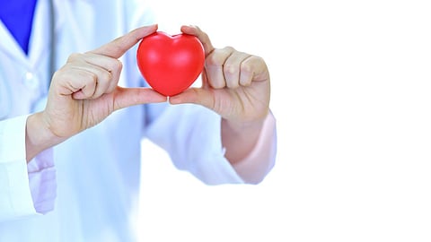 Heart Health Tips: तुम्ही काय खाताय यावर ठरतं हृदयाचं आरोग्य; 'या' 5 गोष्टी करतील हृदयविकारांपासून संरक्षण