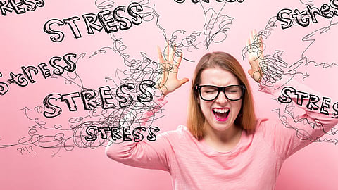 Health Tips: फार स्ट्रेस जाणवतोय? शरीराच्या 'या' 3 संकेतांकडे करु नका दुर्लक्ष; जाणून घ्या कशी करायची मात